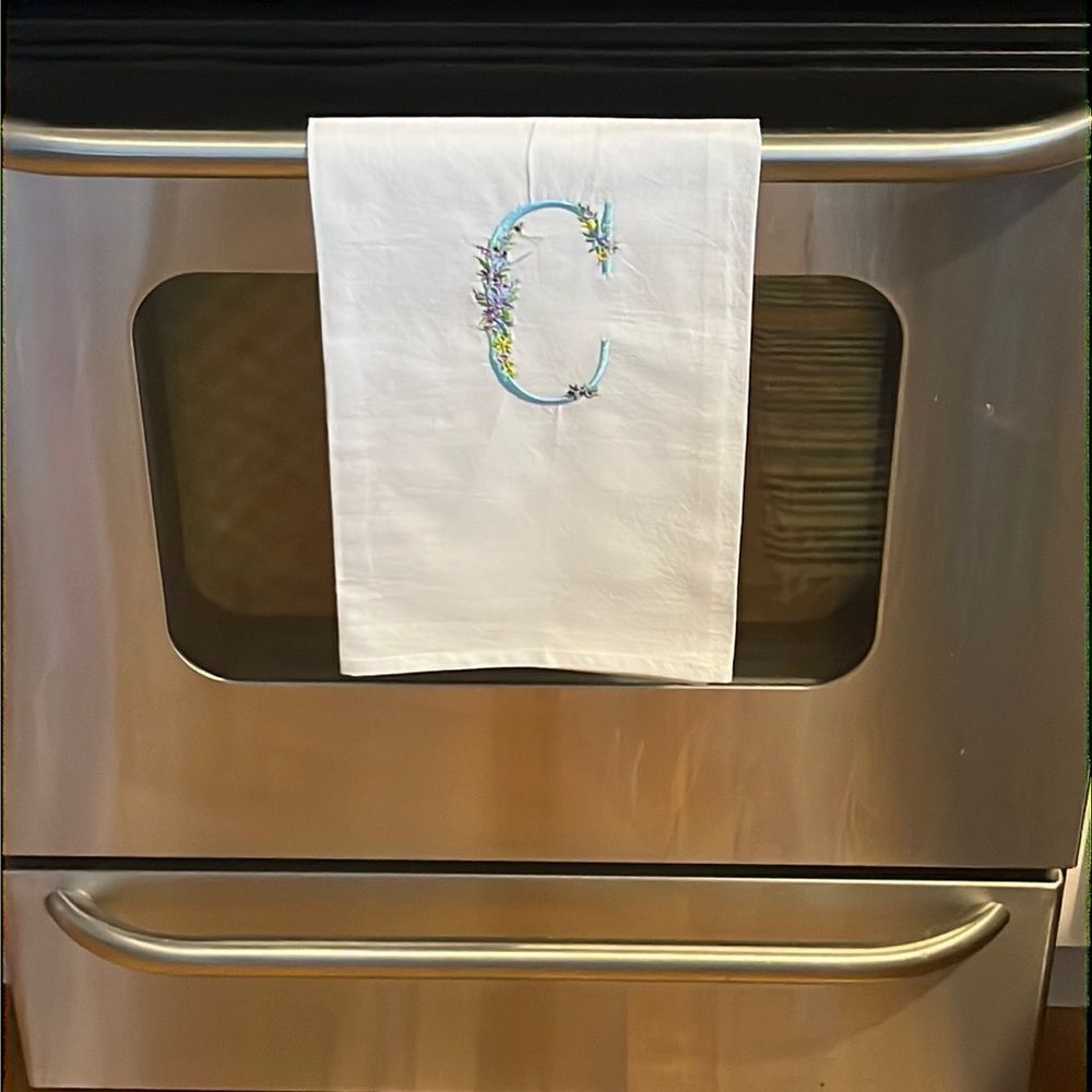 Embroidered DG Collections 100% Cotton 27"x27" Flour “C” Monogram Towel